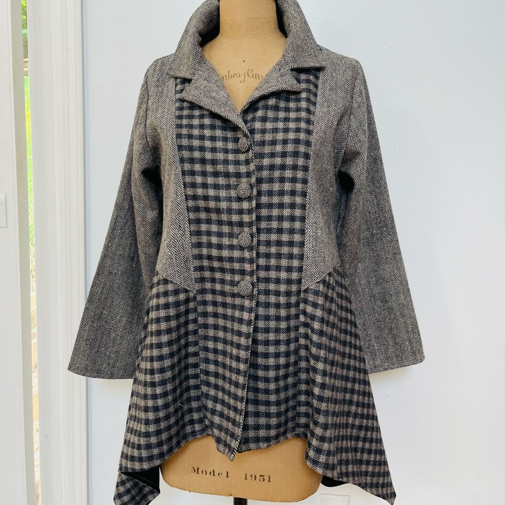 Stylish Gray Plaid Women's Blazer